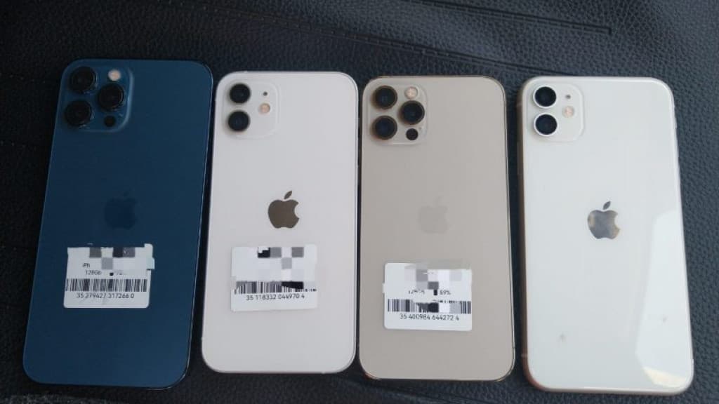 PM recupera iPhones em matagal após denúncia de morador em Bombinhas