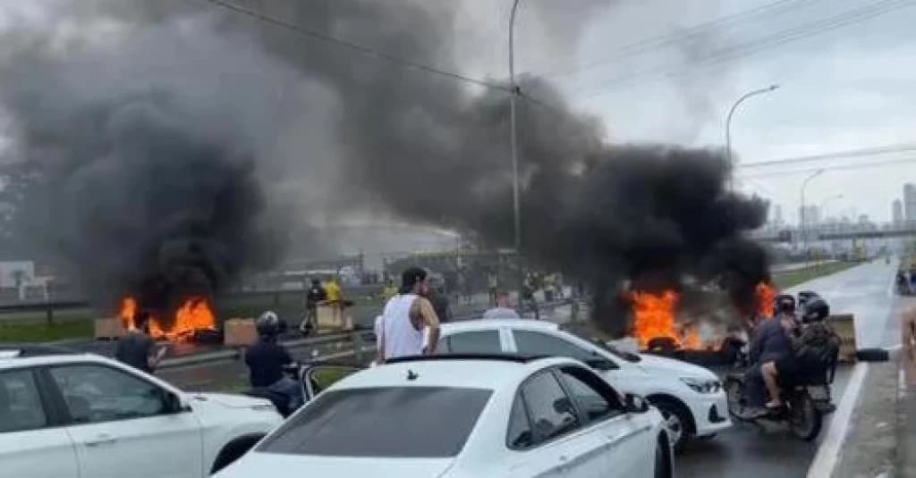 Santa Catarina tem três pontos de bloqueio na tarde destas quinta (3)