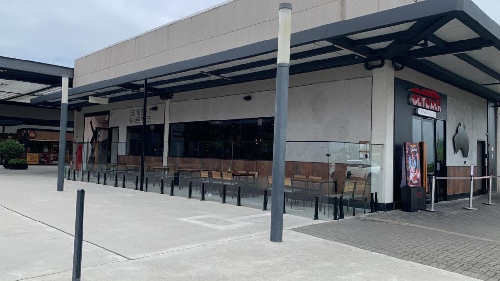 Outback em Tijucas é interditado no IFashion Outlet: “teto caindo”
