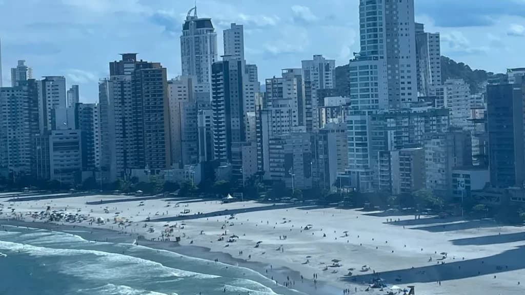Balneário Camboriú atrai olhares internacionais para mercado imobiliário de luxo