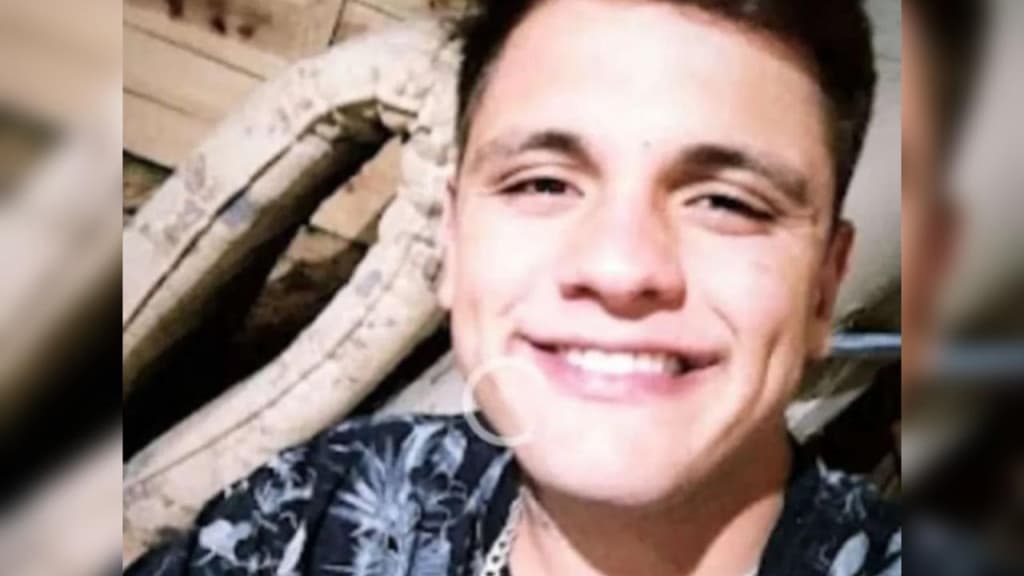 Jovem é morto com facada no peito após cobrar dívida de ex-patrão