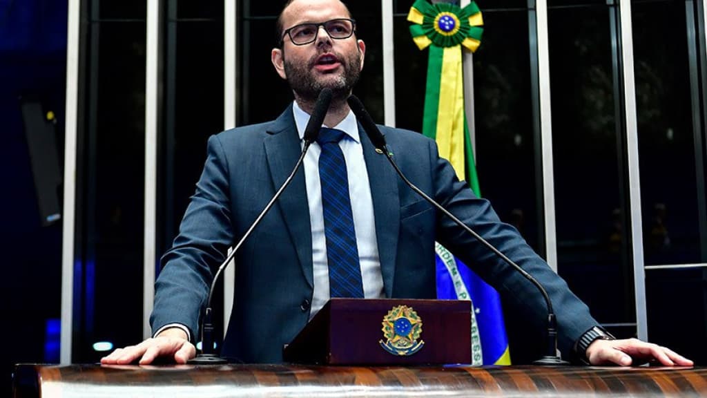 MPF rejeita denúncia contra Jorge Seif após evento com Luciano Hang