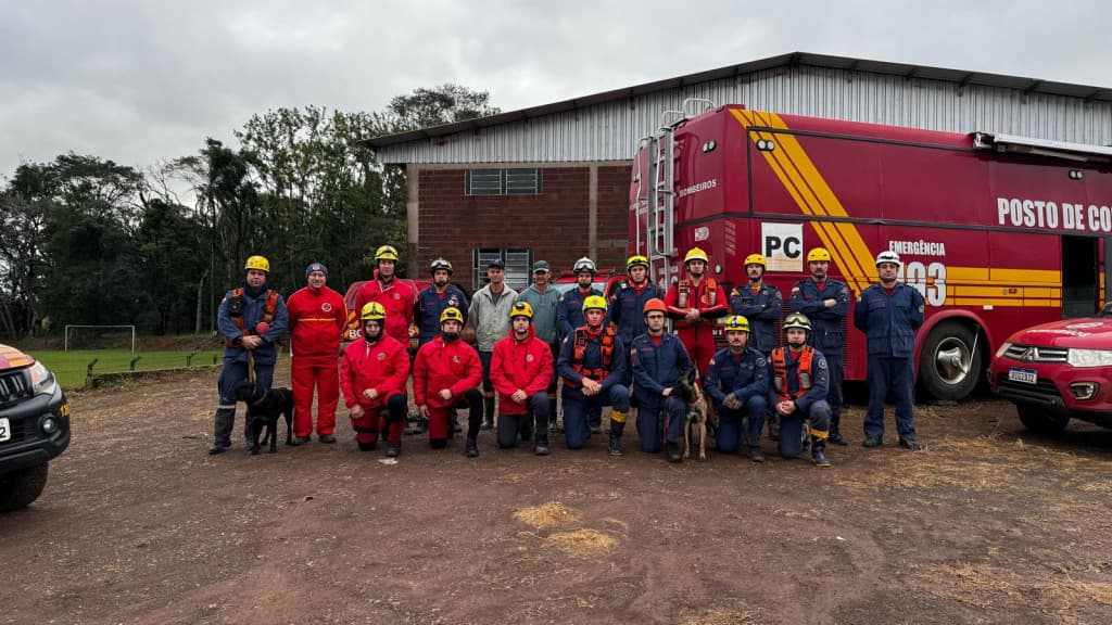 Bombeiros de Santa Catarina continuam operações de resgate no Rio Grande do Sul
