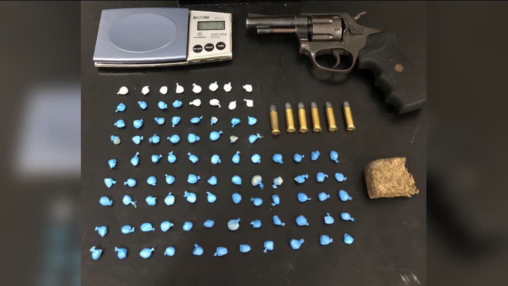 Adolescente é apreendido por tráfico e disparo de arma de fogo em Camboriú