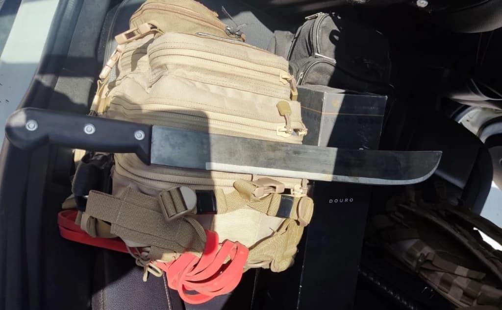Homem que causou caos com facão em Itapema tentou matar morador de rua