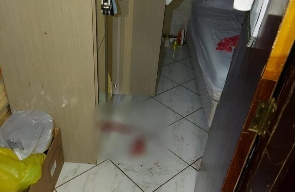 Festa para receber recém saído da prisão acaba em briga e filho atira contra próprio pai