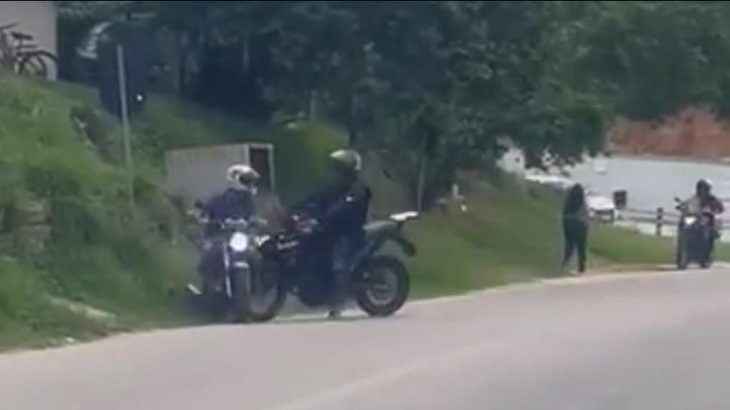 Motociclista quase atropela crianças durante fuga, em Itapema