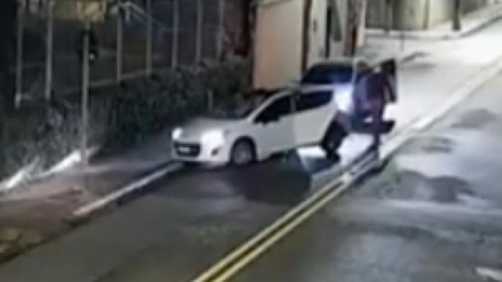 Vítima reage e bota bandidos pra correr em tentativa de assalto, em Florianópolis