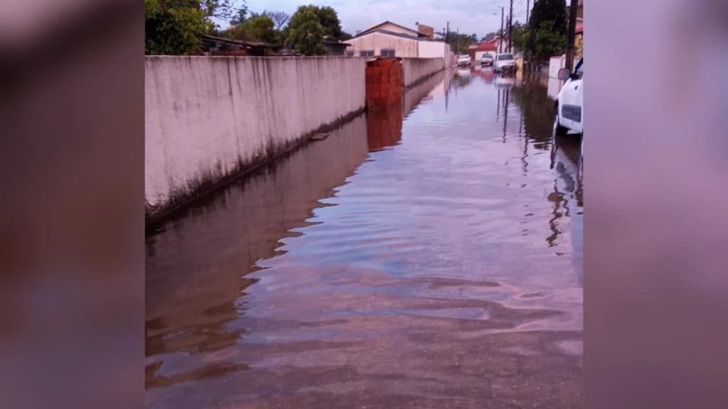 Chuva invade casas e causa alagamentos em Tijucas
