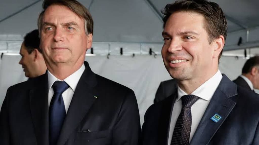 URGENTE: Ex-diretor da Abin de Bolsonaro é alvo de operação da Polícia Federal