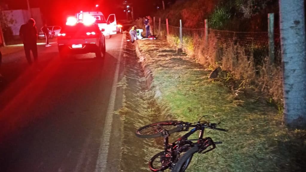 Grave acidente de trânsito deixa ciclista com traumatismo craniano