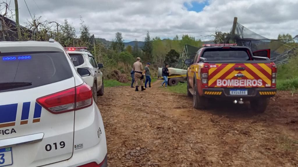 Trabalhador tem perna amputada após acidente com trator
