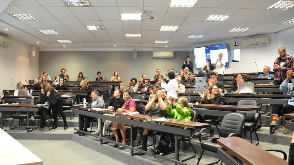 UFSC aprova cotas para trans, travestis e não-binários