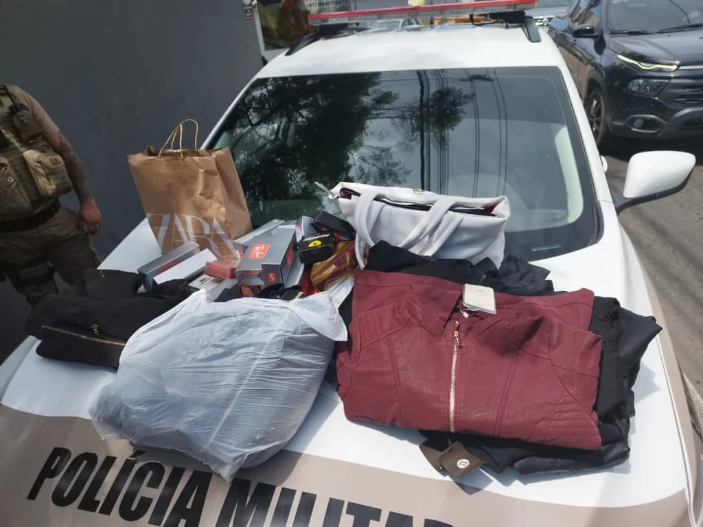 Família é detida por vender produtos falsificados em Porto Belo