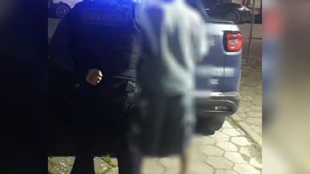 Inquilino idoso tenta matar locador a facadas em Balneário Camboriú