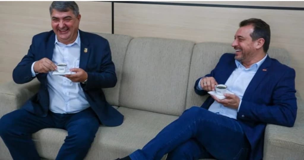 Moisés firma acordo com o MDB e Antídio Lunelli será candidato a vice