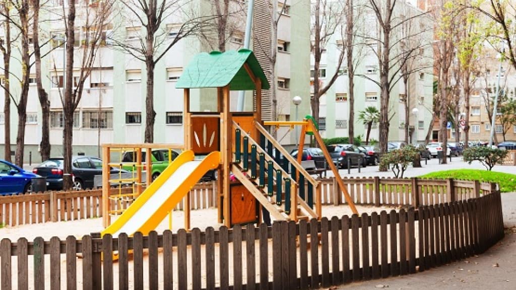 Criança perde dedo da mão decepado em escola de Santa Catarina
