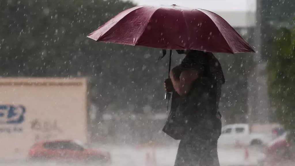 Defesa Civil alerta para temporais com chuva intensa