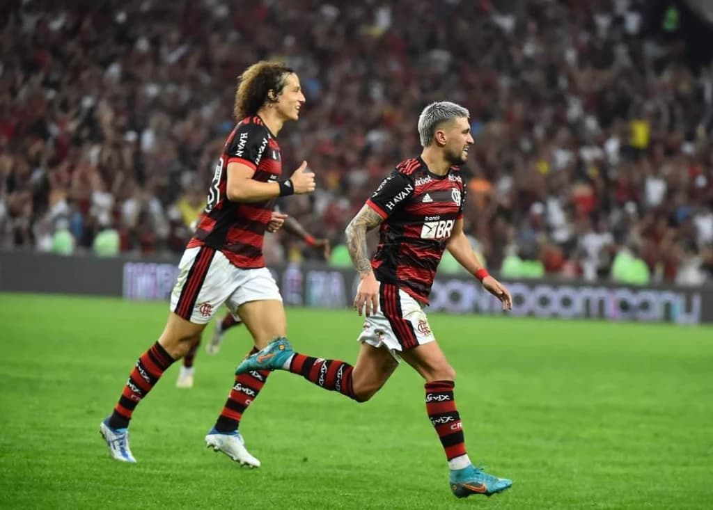 Com gols de Arrascaeta, Flamengo elimina Atlético-MG na Copa do Brasil