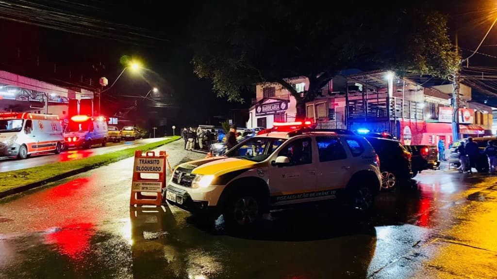 URGENTE: Policial é assassinado e bandido morre em ataque do “Novo Cangaço” em Caxias do Sul
