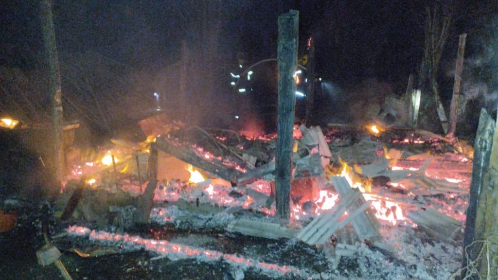 Idoso de 90 anos morre carbonizado após casa pegar fogo