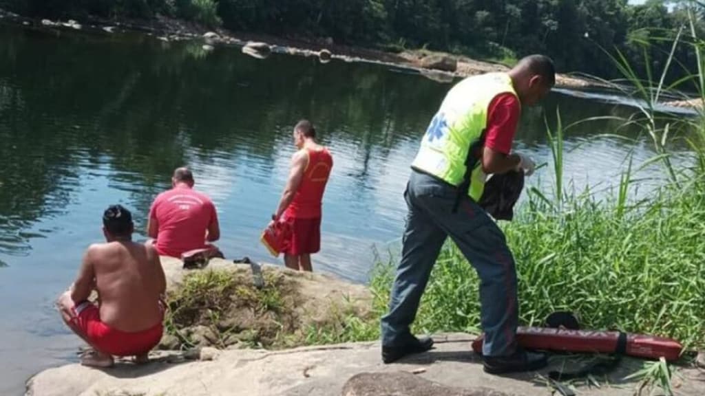 Homem morre afogado após mergulhar em rio de Garuva