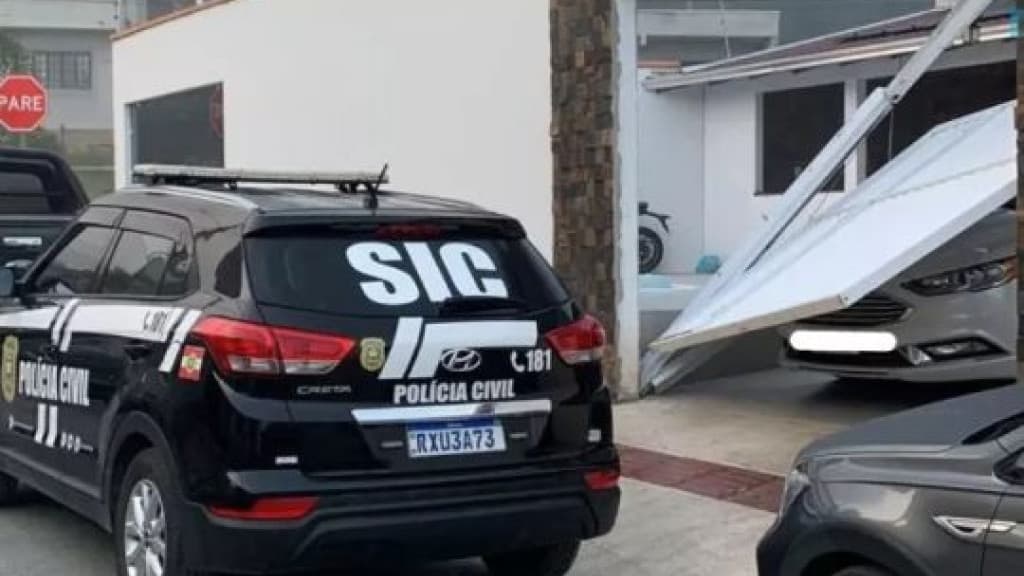 Polícia desmantela quadrilha especializada em roubos a bancos em Itajaí