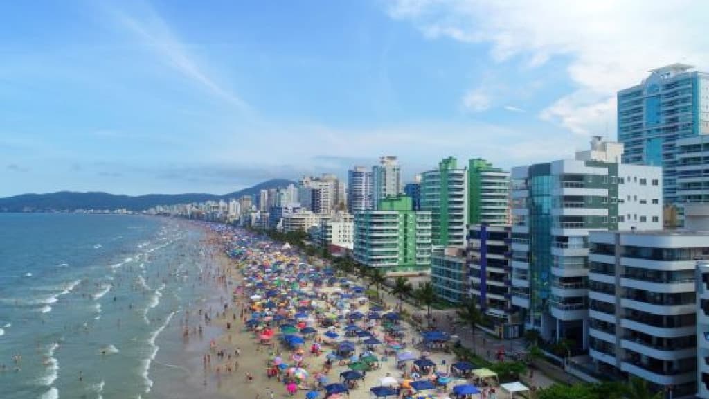 Projeto de alargamento da praia de Itapema avança