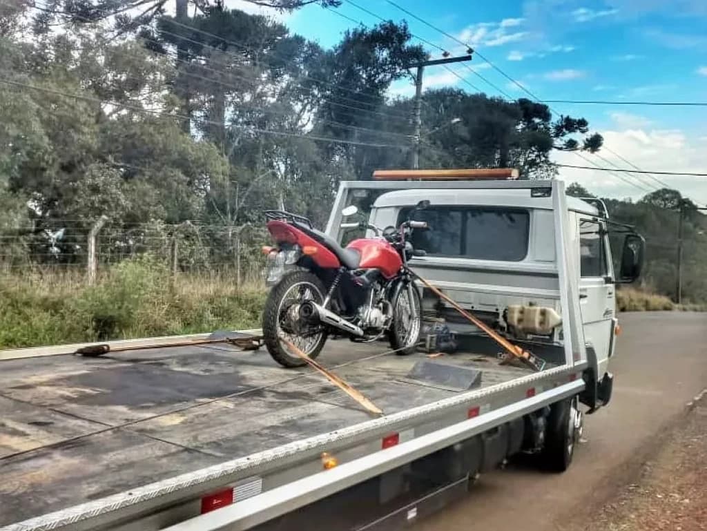 Motociclista faz graça em frente à PM e é surpreendido em SC