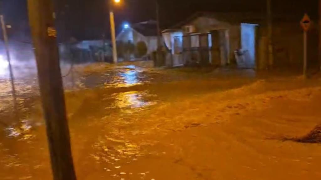 URGENTE: Barragem estoura e água invade cidade do Rio Grande do Sul