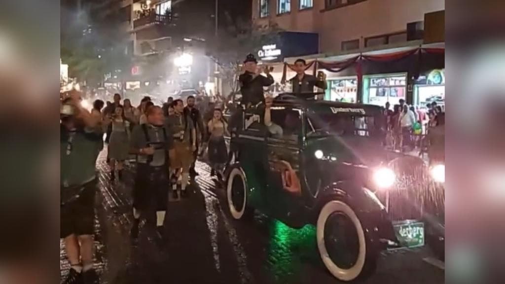 “Água no chopp” na Oktoberfest: com cidades vizinhas debaixo d”água, retorno da festa causa polêmica