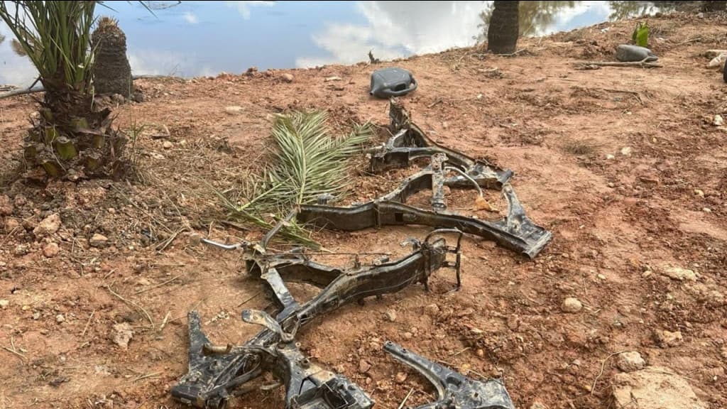 Chassis de motos roubadas são encontrados dentro de lagoa, em Itajaí