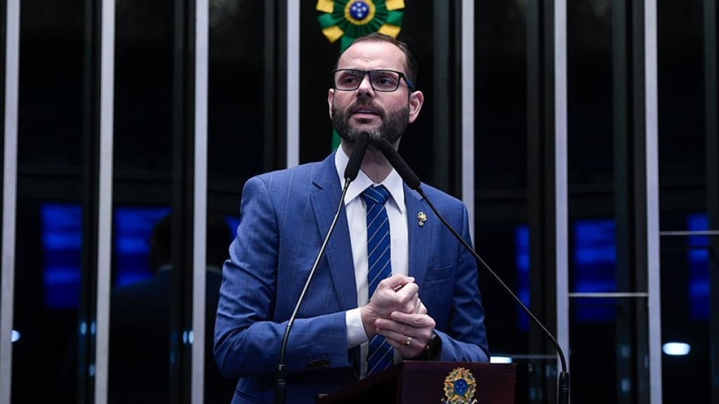 Senador de SC diz que Ministros do STF ligaram para pressionar por votos contra PEC