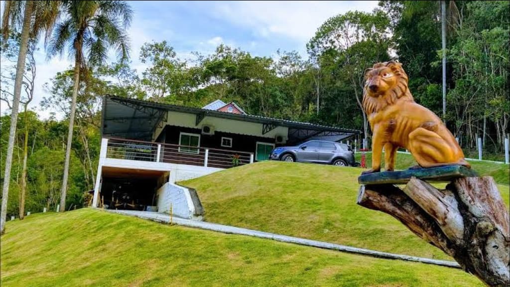 Casa giratória em Gaspar completa uma volta em oito minutos