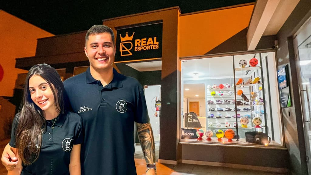 Jovem empreendedor inaugura loja de artigos esportivos em Tijucas