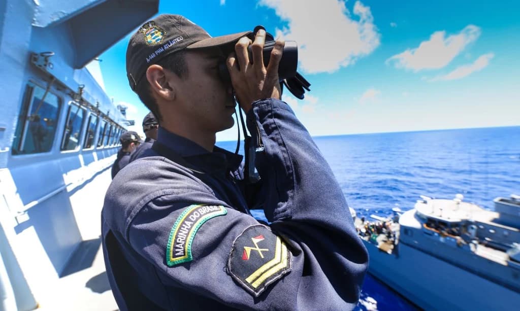 Marinha abre processo seletivo com 550 vagas para oficiais temporários
