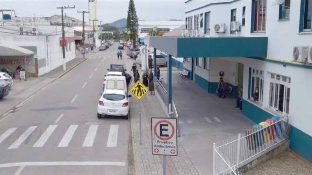 Homem morre em hospital após ser atropelado em Porto Belo