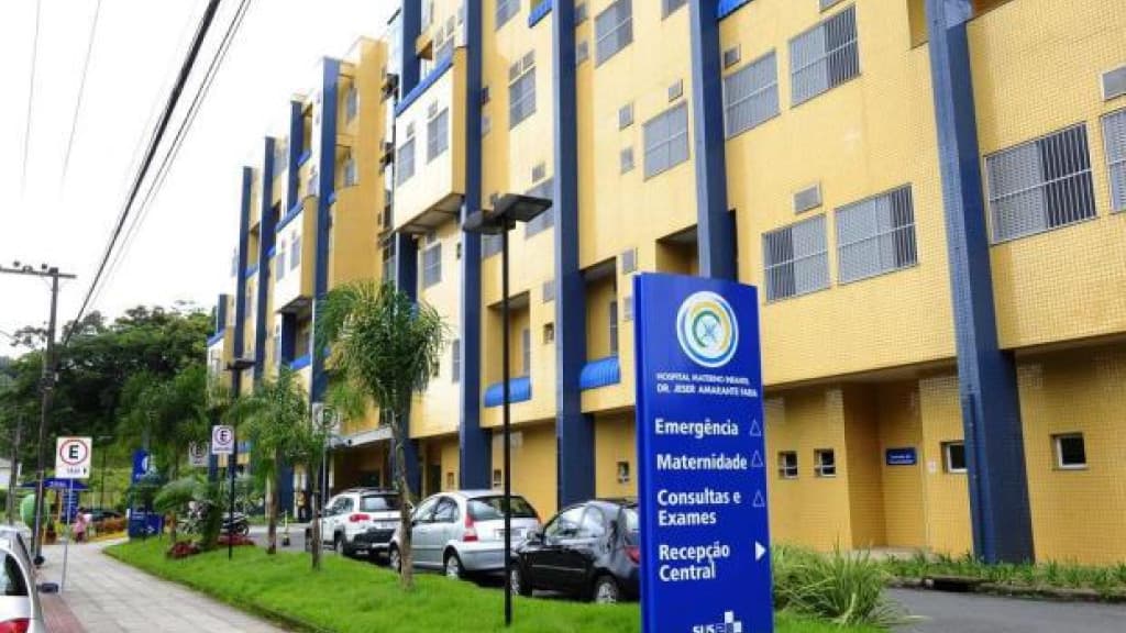Enfermeira é agredida por mãe de criança em hospital de Joinville