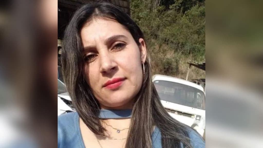 Homem mata ex-companheira a facadas e comete suicídio em SC