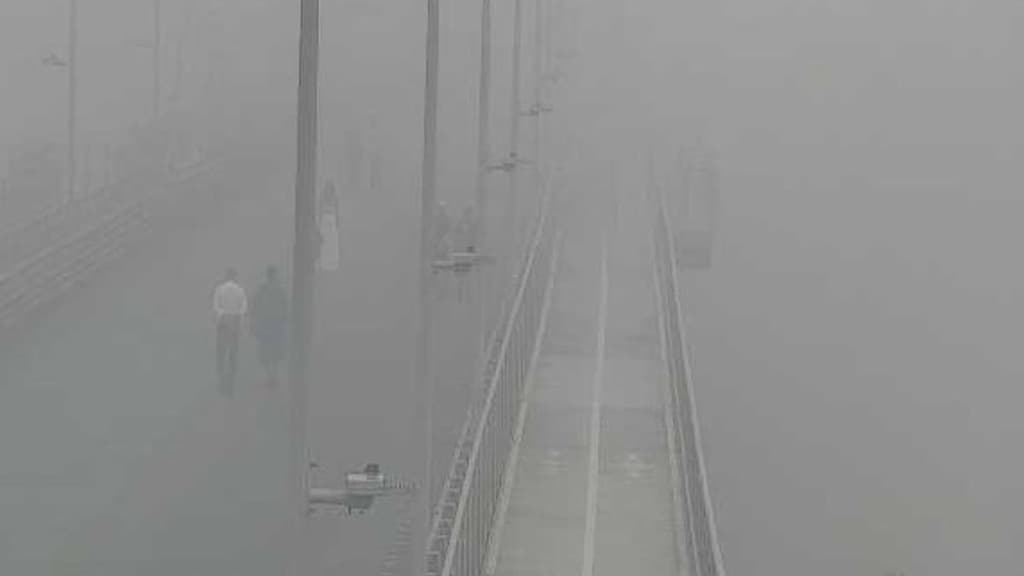 Florianópolis desaparece em nevoeiro nesta manhã de sábado