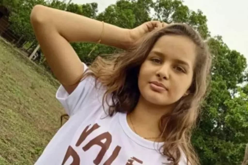 Adolescente morre eletrocutada após sair do banho e tocar TV ainda molhada