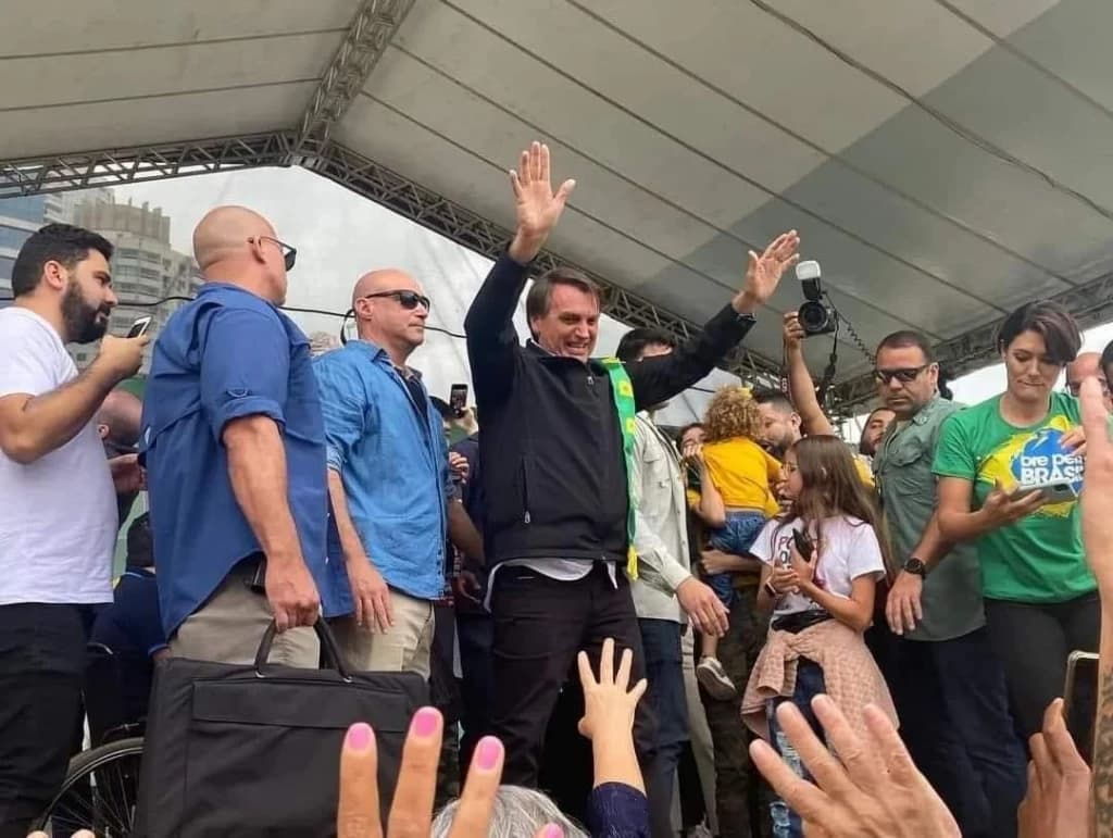 BC: Bolsonaro diz ter “exército de 200 milhões”