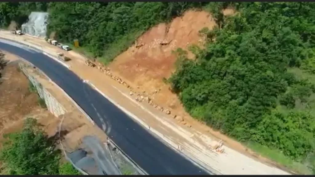 BR-376, que liga Santa Catarina ao Paraná, é liberada após trágedia