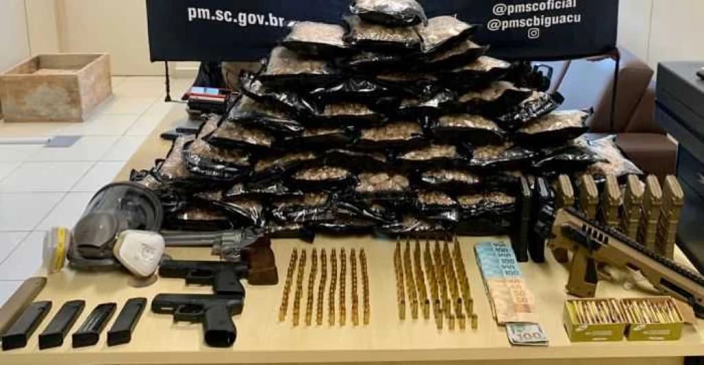 Polícia Rodoviária Federal prende quadrilha com 50kg de drogas sintéticas na BR-101