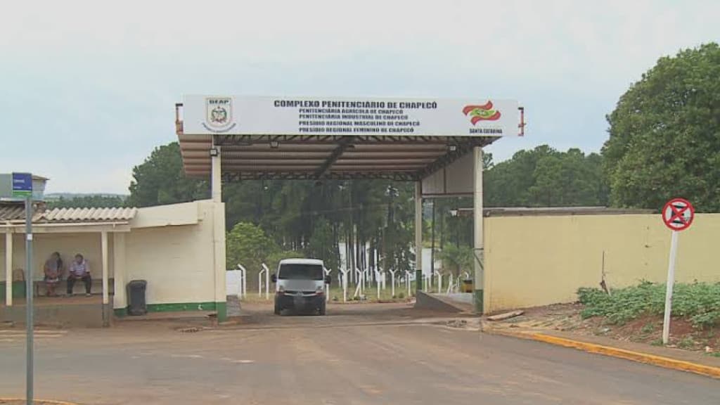 Mulher morre após ingerir drogas antes de visita em penitenciária