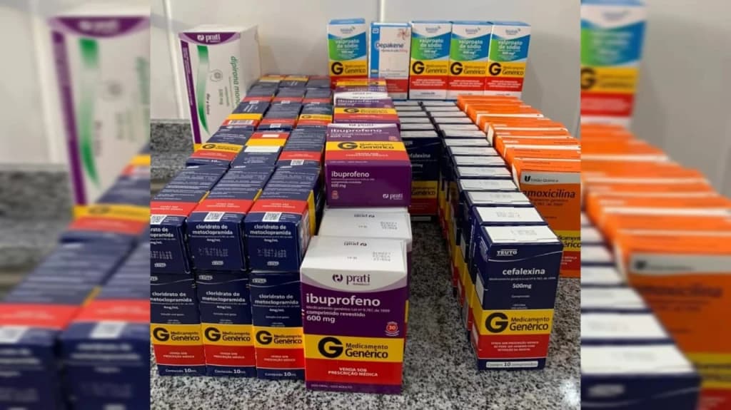 Detentas ficam sem remédios e, ao saber, mesmo de férias, juiz compra remédios