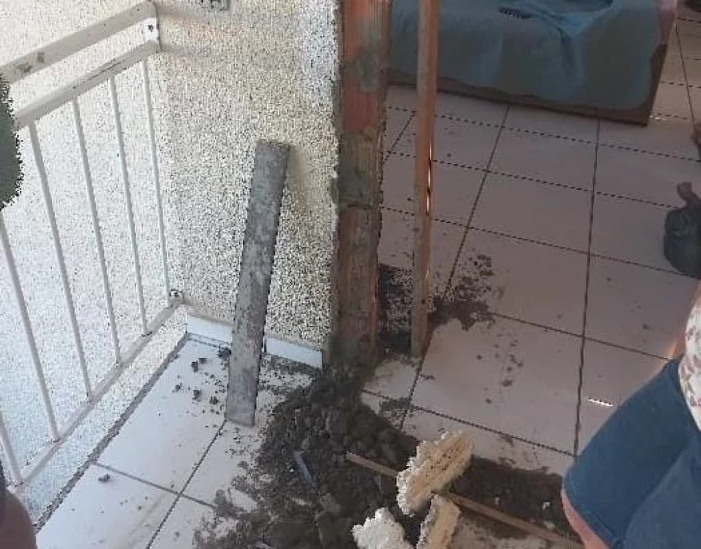Pai abre botijão de gás e tenta atear fogo na casa da filha
