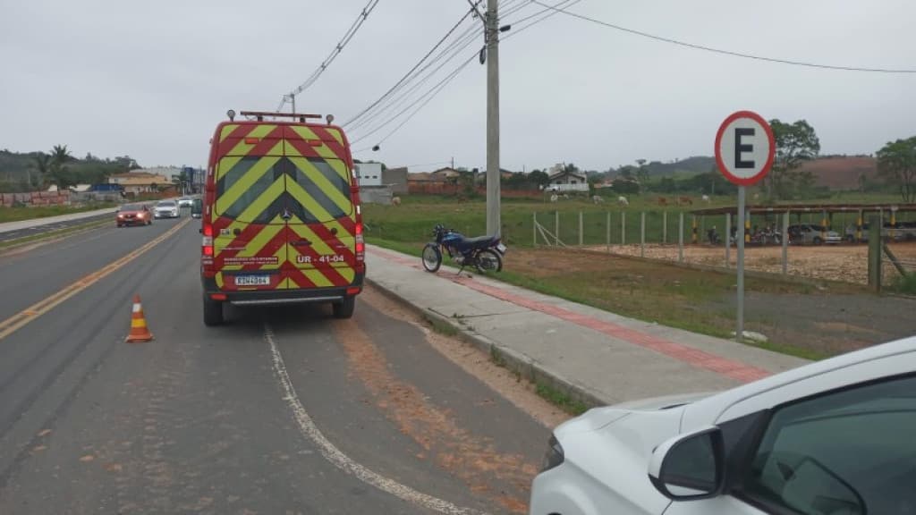 Grávida é atropelada por moto na SC-443
