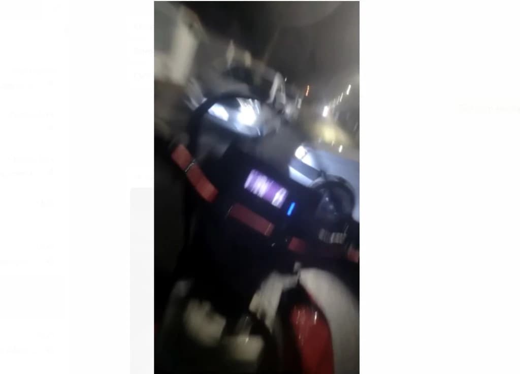 Homem filma o próprio acidente de moto em Tijucas