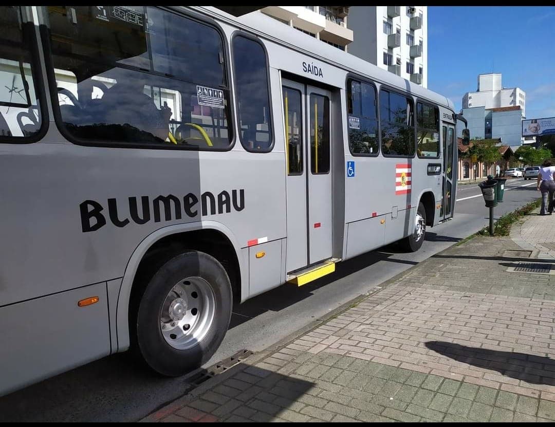 Homem é preso por importunação sexual dentro de ônibus em SC